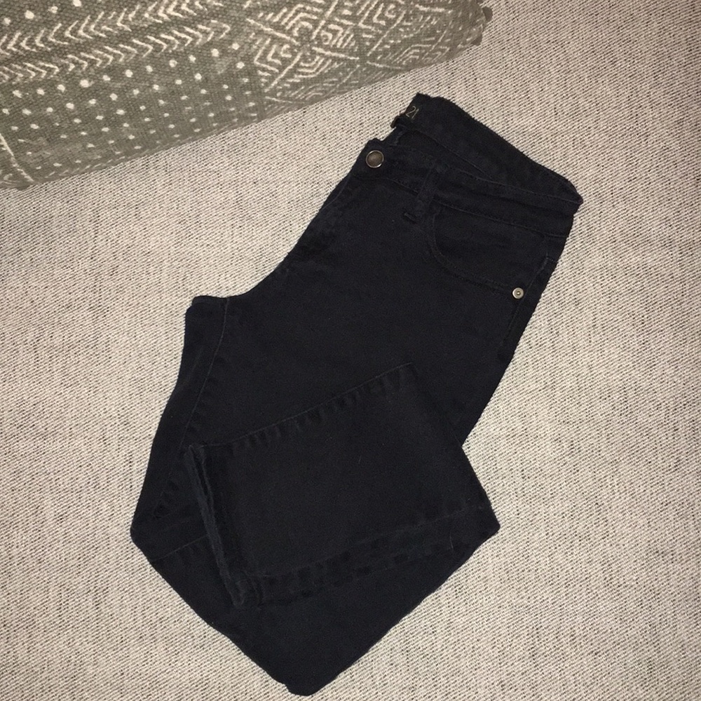 LIKE NEW Black skinny jeans